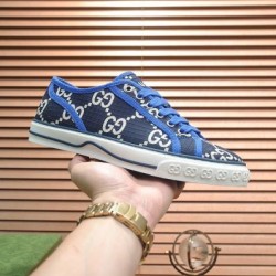 GUCCI グッチ 大人っぽく見せてくれ 2024SS メンズ用 カジュアルシューズ 
