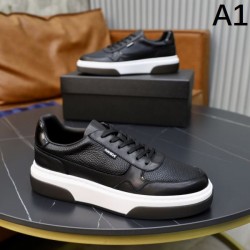PRADA プラダ 希少！取り扱い店舗限定 2024SS メンズ用 カジュアルシューズ