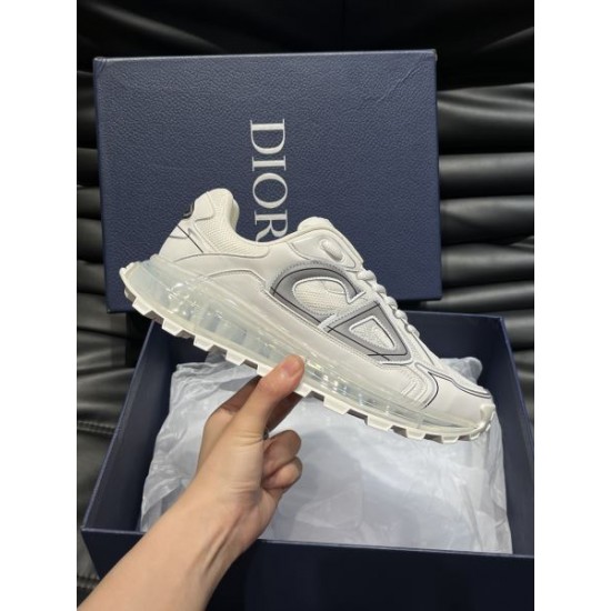 DIOR ディオール 夏に向けて使えるスタイル 2024SS メンズ用 スニーカー DIOR ディオール 夏に向けて使えるスタイル 2024SS メンズ用 スニーカー