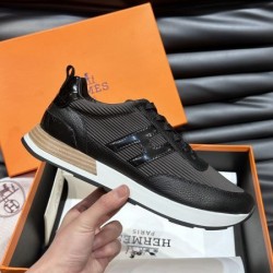 HERMES エルメス とっても夏らしいアイテム 2024SS メンズ用 スニーカー