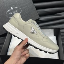 PRADA プラダ スタイルアップ見えなシンプル 2024SS メンズ用 スニーカー