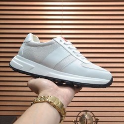 PRADA プラダ ウェアに取り入れるのが今季流 2024SS メンズ用 スニーカー