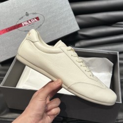 PRADA プラダ 人気ファッション雑誌でも掲載 2024SS メンズ用 スニーカー