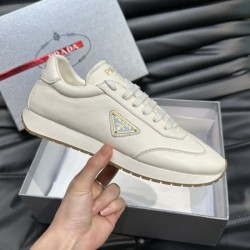 PRADA プラダ 絶対に抑えておきたいトレンド 2024SS メンズ用 スニーカー