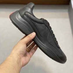 PRADA プラダ 人気アイテムも同時にチェック 2024SS メンズ用 スニーカー