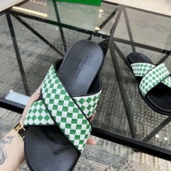 BOTTEGA VENETA ボッテガヴェネタ どちらも人気がある 2024SS メンズ用 スリッパ