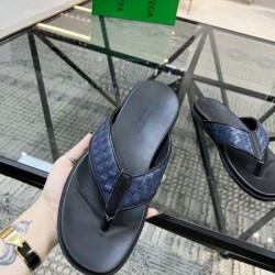 BOTTEGA VENETA ボッテガヴェネタ 夏に大注目アイテム 2024SS メンズ用 スリッパ