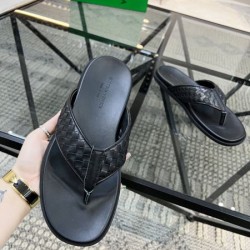 BOTTEGA VENETA ボッテガヴェネタ 夏に大注目アイテム 2024SS メンズ用 スリッパ