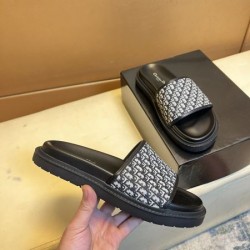 DIOR ディオール 普段使いに最適の大人スタイル 2024SS メンズ用 スリッパ