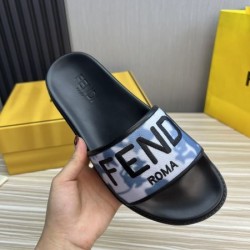FENDI フェンデイ 人気もまだまだ継続しています 2024SS メンズ用 スリッパ