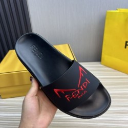 FENDI フェンデイ 若々しい印象や元気よく見える 2024SS メンズ用 スリッパ