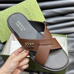 GUCCI グッチ 落ち着いた雰囲気に見せてくれ 2024SS メンズ用 スリッパ
