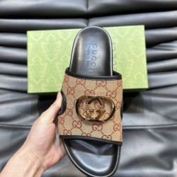 GUCCI グッチ 個性的な春夏のコーディネート 2024SS メンズ用 スリッパ