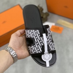 HERMES エルメス クラシックな雰囲気のトップス 2024SS メンズ用 スリッパ
