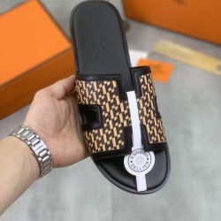 HERMES エルメス クラシックな雰囲気のトップス 2024SS メンズ用 スリッパ