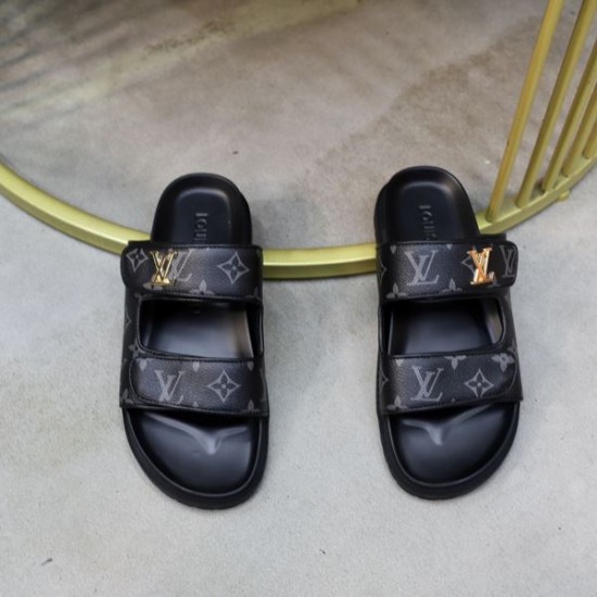 LOUIS VUITTON ルイヴィトン 夏に爆発的な人気 2024SS メンズ用 スリッパ LOUIS VUITTON ルイヴィトン 夏に爆発的な人気 2024SS メンズ用 スリッパ