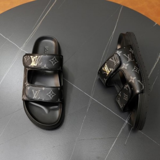 LOUIS VUITTON ルイヴィトン 夏に爆発的な人気 2024SS メンズ用 スリッパ LOUIS VUITTON ルイヴィトン 夏に爆発的な人気 2024SS メンズ用 スリッパ
