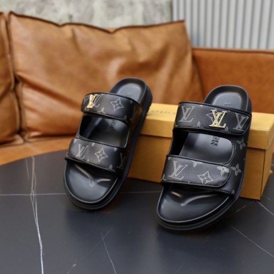 LOUIS VUITTON ルイヴィトン 夏に爆発的な人気 2024SS メンズ用 スリッパ LOUIS VUITTON ルイヴィトン 夏に爆発的な人気 2024SS メンズ用 スリッパ