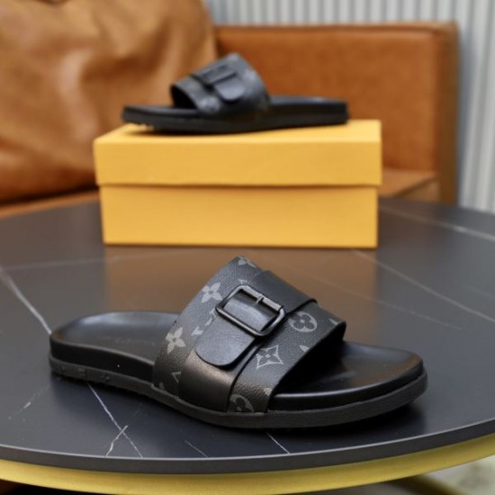 LOUIS VUITTON ルイヴィトン 季節を問わず活躍し 2024SS メンズ用 スリッパ LOUIS VUITTON ルイヴィトン 季節を問わず活躍し 2024SS メンズ用 スリッパ