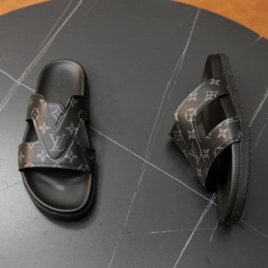 LOUIS VUITTON ルイヴィトン おしゃれを楽しむ! 2024SS メンズ用 スリッパ LOUIS VUITTON ルイヴィトン おしゃれを楽しむ! 2024SS メンズ用 スリッパ