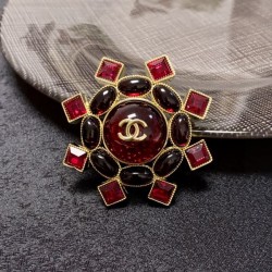 オシャレ大人を虜にする春夏新作 2024SS ブローチ CHANEL シャネル