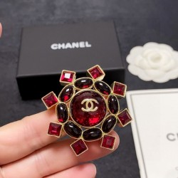 オシャレ大人を虜にする春夏新作 2024SS ブローチ CHANEL シャネル