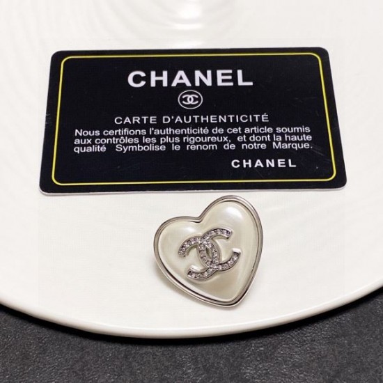 世の流行に左右されないデザイン 2024SS ブローチ CHANEL シャネル 世の流行に左右されないデザイン 2024SS ブローチ CHANEL シャネル