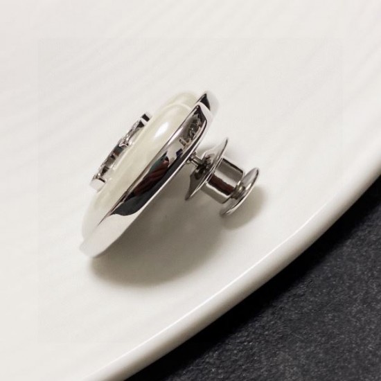 世の流行に左右されないデザイン 2024SS ブローチ CHANEL シャネル 世の流行に左右されないデザイン 2024SS ブローチ CHANEL シャネル