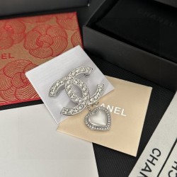 トレンドを取り入れておしゃれの 2024SS ブローチ CHANEL シャネル