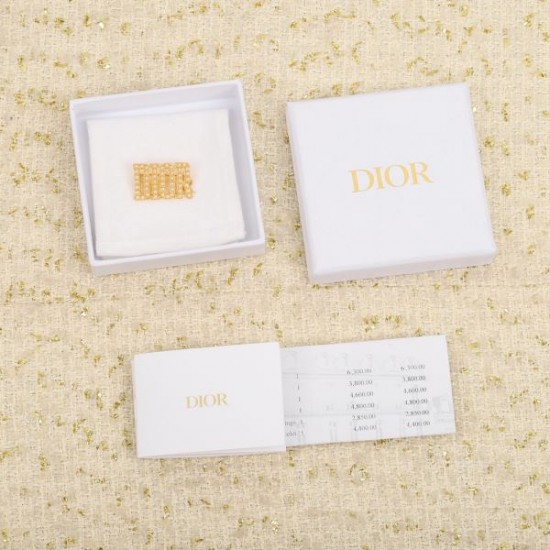 春夏に必要なおすすめアイテム 2024SS ブローチ DIOR ディオール 春夏に必要なおすすめアイテム 2024SS ブローチ DIOR ディオール