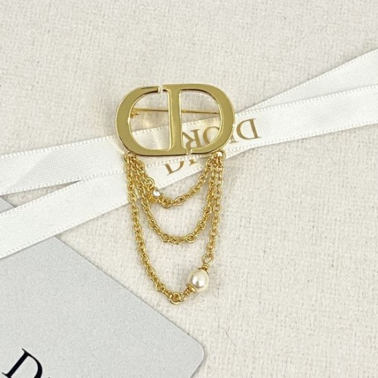 春夏に使えるおすすめトップス 2024SS ブローチ DIOR ディオール