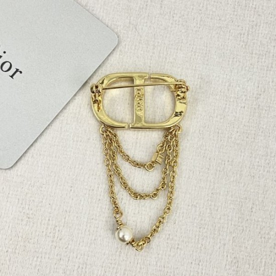 春夏に使えるおすすめトップス 2024SS ブローチ DIOR ディオール