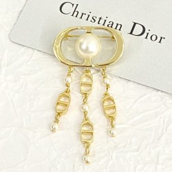 春夏トップス最新情報をチェック 2024SS ブローチ DIOR ディオール