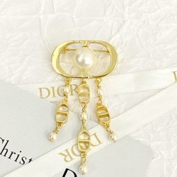 春夏トップス最新情報をチェック 2024SS ブローチ DIOR ディオール
