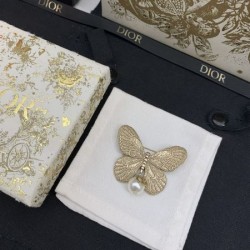 クラシックな雰囲気のトップス 2024SS ブローチ GUCCI グッチ