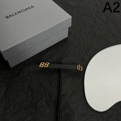 大人っぽい雰囲気 2024SS イヤリング BALENCIAGA バレンシアガ