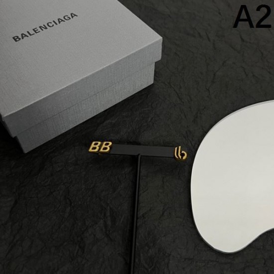 大人っぽい雰囲気 2024SS イヤリング BALENCIAGA バレンシアガ 大人っぽい雰囲気 2024SS イヤリング BALENCIAGA バレンシアガ