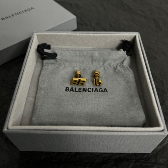 大人っぽい雰囲気 2024SS イヤリング BALENCIAGA バレンシアガ 大人っぽい雰囲気 2024SS イヤリング BALENCIAGA バレンシアガ