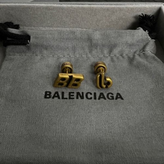 大人っぽい雰囲気 2024SS イヤリング BALENCIAGA バレンシアガ 大人っぽい雰囲気 2024SS イヤリング BALENCIAGA バレンシアガ