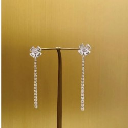 今やセレブ御用達で大人気の 2024SS イヤリング BVLGARI ブルガリ