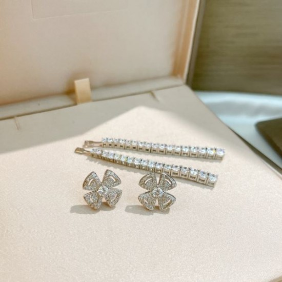 今やセレブ御用達で大人気の 2024SS イヤリング BVLGARI ブルガリ 今やセレブ御用達で大人気の 2024SS イヤリング BVLGARI ブルガリ