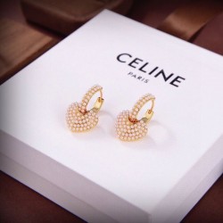 色気のあるスタイルに仕上げ 2024SS イヤリング CELINE セリーヌ 