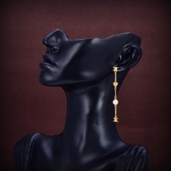 数年愛用しても人気アイテム 2024SS イヤリング CELINE セリーヌ 