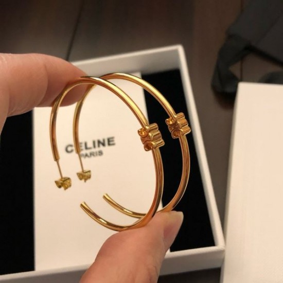 抜け感のあるスタイルが完成 2024SS イヤリング CELINE セリーヌ 抜け感のあるスタイルが完成 2024SS イヤリング CELINE セリーヌ
