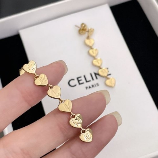 使えて可愛いデザイン夏新品 2024SS イヤリング CELINE セリーヌ 使えて可愛いデザイン夏新品 2024SS イヤリング CELINE セリーヌ