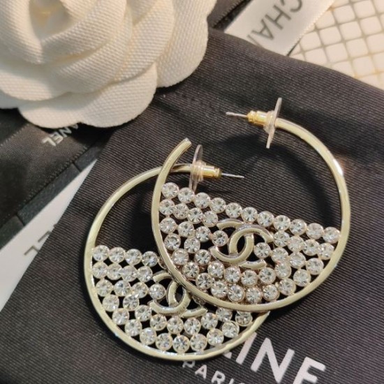 ファッションに新しい色 2024SS イヤリング CHANEL シャネル ファッションに新しい色 2024SS イヤリング CHANEL シャネル