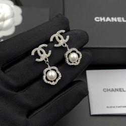 春夏の爽やかなスタイル 2024SS イヤリング CHANEL シャネル
