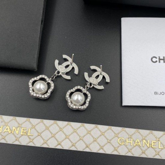 春夏の爽やかなスタイル 2024SS イヤリング CHANEL シャネル 春夏の爽やかなスタイル 2024SS イヤリング CHANEL シャネル