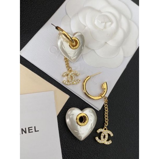 大活躍間違いなしの新着 2024SS イヤリング CHANEL シャネル 大活躍間違いなしの新着 2024SS イヤリング CHANEL シャネル