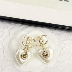 大人買い必須なこの春夏 2024SS イヤリング CHANEL シャネル